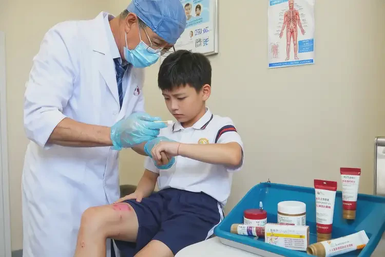 小學(xué)生屁股上長(zhǎng)濕疹不管它會(huì)自己好嗎(圖3)