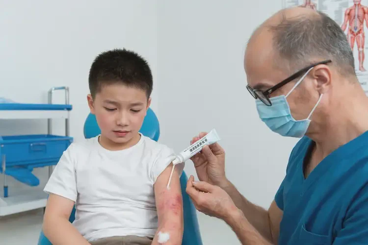 兒童四肢偶爾長(zhǎng)濕疹能徹底自愈嗎(圖3)