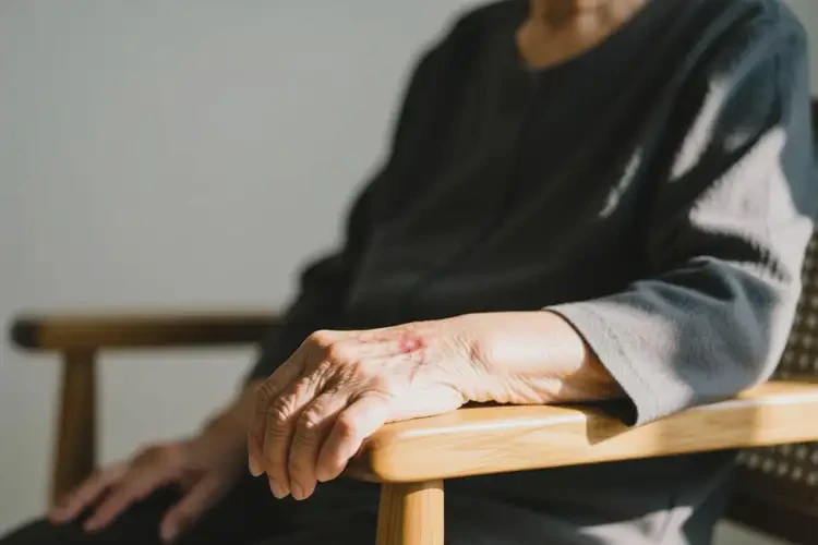 老年人身上偶爾起濕疹可不可以徹底自愈(圖1)