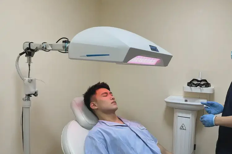 青年人面部有濕疹能夠徹底治愈嗎(圖1)