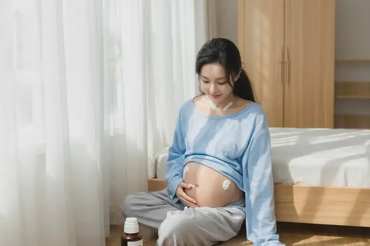 產(chǎn)婦脖子出濕疹不管它會自己自愈嗎(圖1)