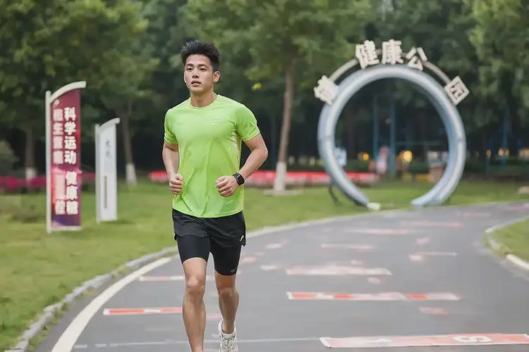 年轻人早上血糖28(图1)