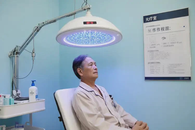 男人臉上偶爾起濕疹不管它會自己自愈嗎(圖1)