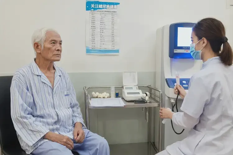 老年人餐后血糖15點(diǎn)9是糖尿病嗎(圖2)