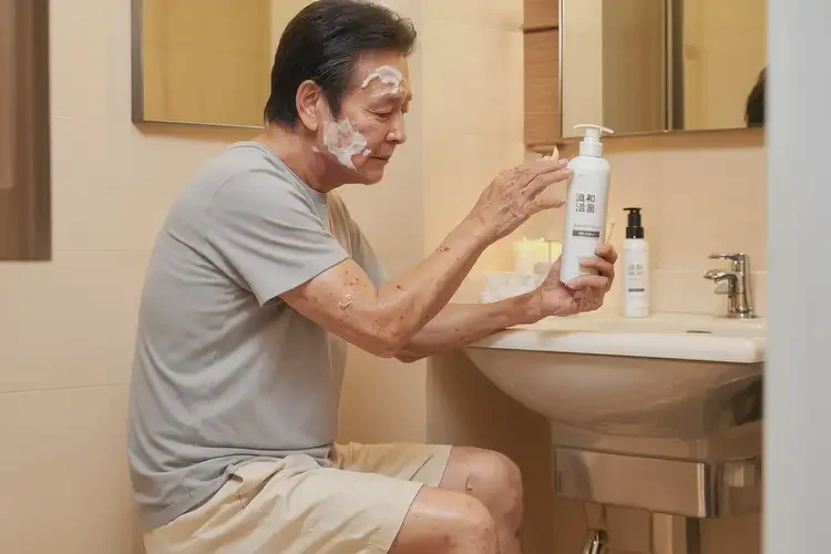 男人大腿上出濕疹能夠徹底治愈嗎(圖2)