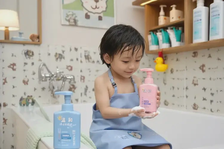 兒童小腿上長(zhǎng)濕疹不管它會(huì)自己痊愈嗎(圖2)