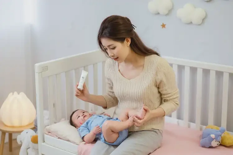 嬰兒小腿上有濕疹可以徹底自愈嗎(圖3)