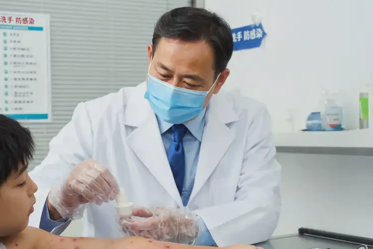 小兒手臂起濕疹可以徹底自愈嗎(圖2)