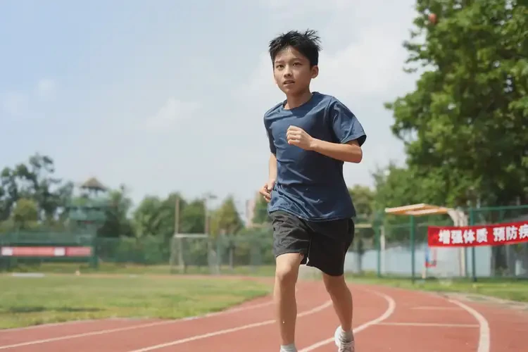 中學(xué)生大腿上長(zhǎng)濕疹能夠徹底治愈嗎(圖1)