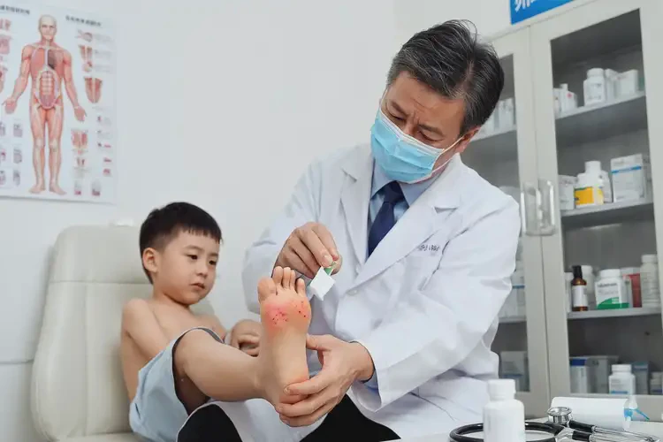 少兒腳上容易長濕疹能徹底自愈嗎(圖3)
