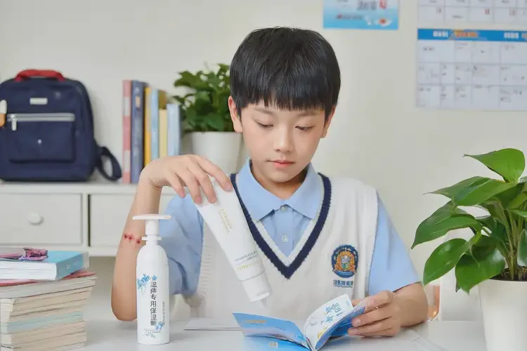 中學(xué)生全身偶爾起濕疹可以徹底自愈嗎(圖1)