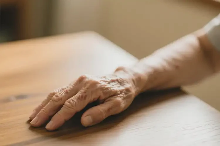 老人手臂偶爾長濕疹能徹底自愈嗎(圖3)