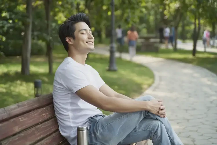 青年人四肢出濕疹可以徹底自愈嗎(圖1)