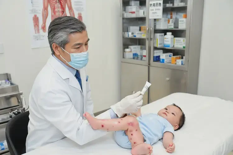 嬰幼兒四肢經(jīng)常長(zhǎng)濕疹能夠徹底治愈嗎(圖3)