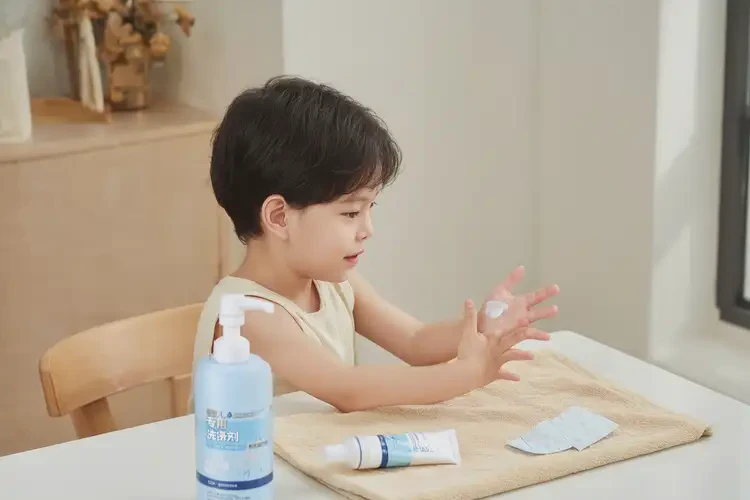 儿童手上偶尔长湿疹能彻底自愈吗(图3)