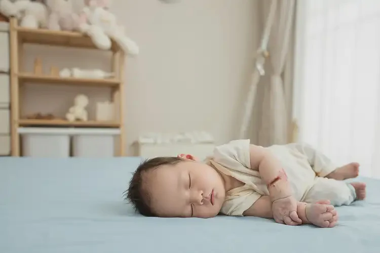 小兒手臂出現(xiàn)濕疹不管它會自己痊愈嗎(圖1)