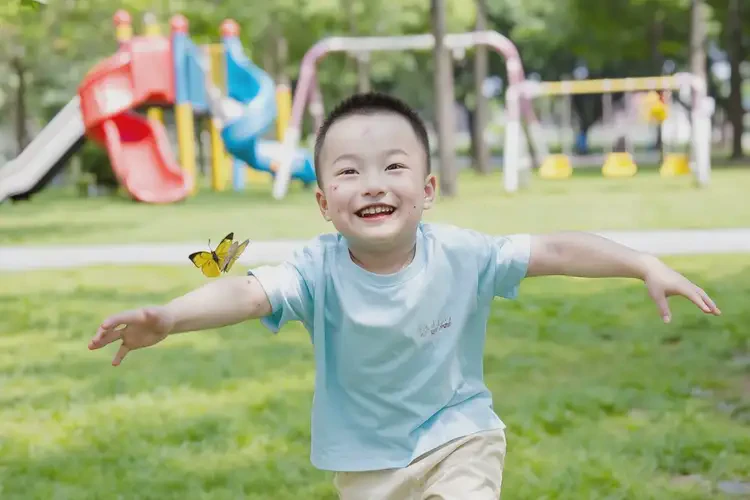 嬰幼兒身上經(jīng)常起濕疹可以徹底自愈嗎(圖1)