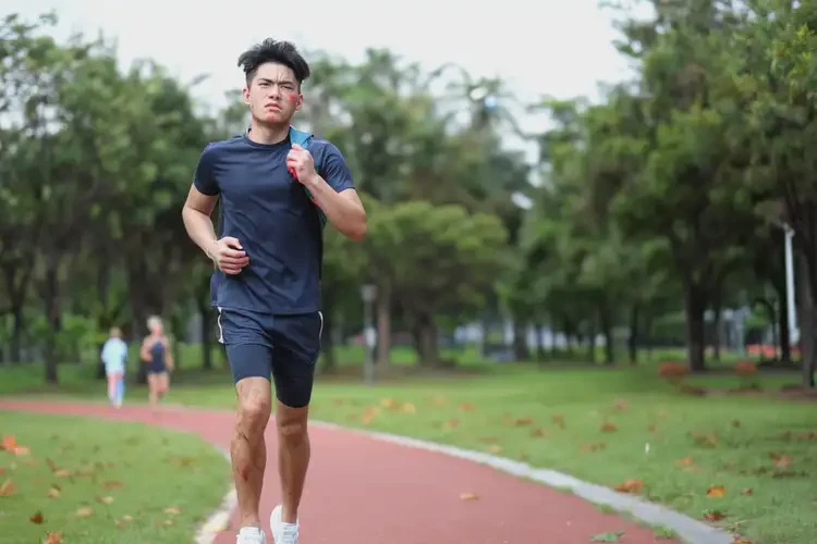 大學(xué)生全身有濕疹可以徹底自愈嗎(圖1)