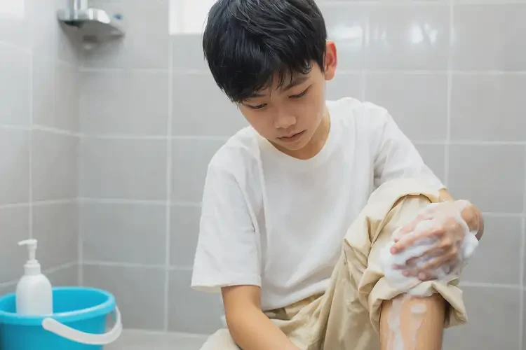 中學生大腿起濕疹可以徹底自愈嗎(圖1)