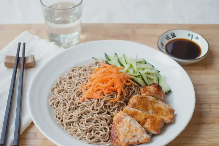 中老年人糖尿病早晨能吃鸡胸肉荞麦面沙拉吗(图3)