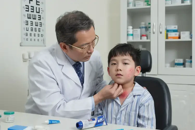 小兒脖子經(jīng)常起濕疹可不可以徹底自愈(圖2)