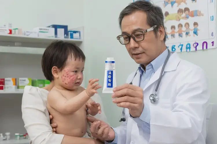 寶寶面部長濕疹能徹底自愈嗎(圖2)