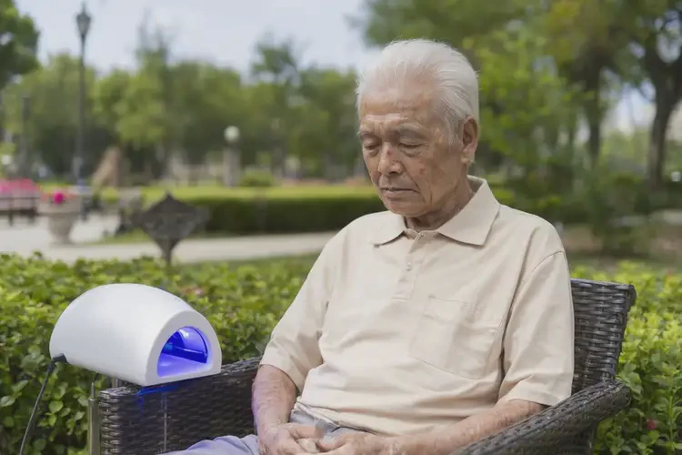 老人大腿上出現(xiàn)濕疹不管它會自己好嗎(圖1)