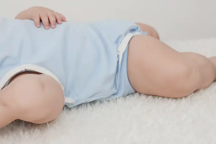 嬰兒大腿上經(jīng)常起濕疹能夠徹底治愈嗎(圖1)