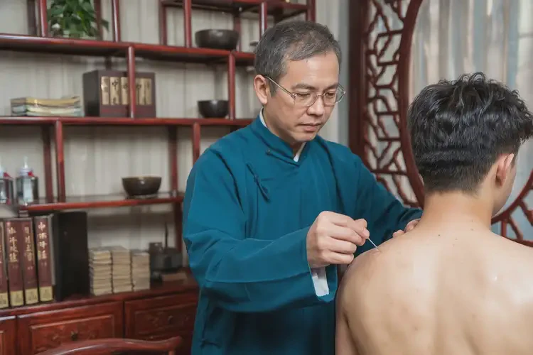 新生兒全身容易起濕疹能夠徹底治愈嗎(圖1)