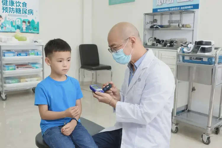 小孩晚餐血糖30(圖1)