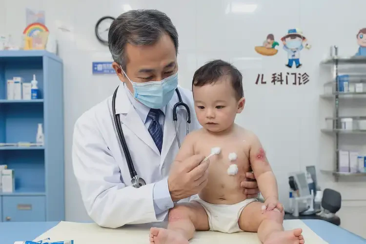 嬰幼兒全身經(jīng)常長濕疹不管它會自己好嗎(圖2)