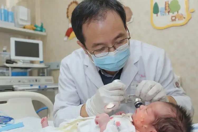 新生兒脖子出現(xiàn)濕疹可不可以徹底自愈(圖2)