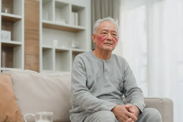 老人面部偶爾長濕疹不管它會(huì)自己自愈嗎(圖4)