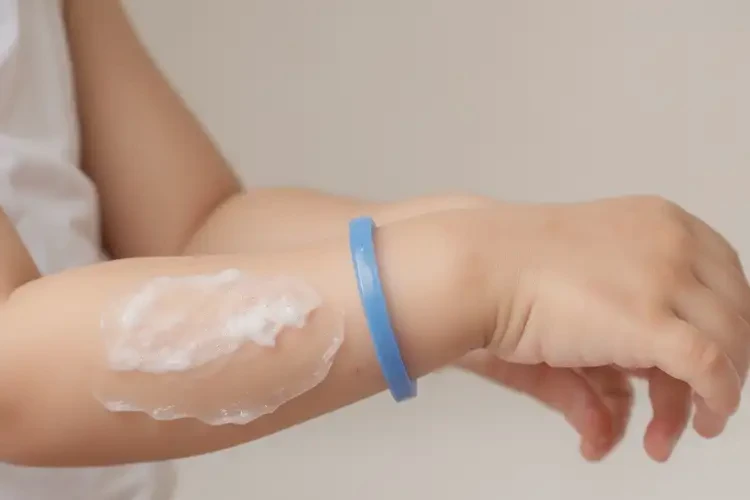 小兒手臂上偶爾長(zhǎng)濕疹不管它會(huì)自己自愈嗎(圖3)