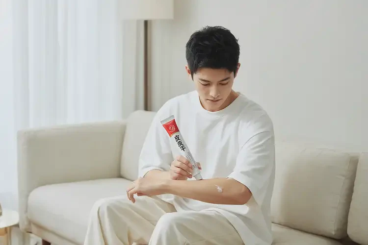 青年人肛周起湿疹不管它会自己痊愈吗(图2)