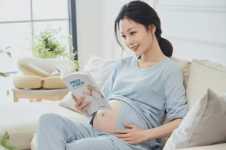 哺乳期媽媽面部起濕疹能不能徹底自愈(圖1)