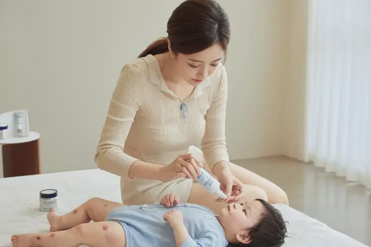 寶寶脖子上偶爾長濕疹能夠徹底治愈嗎(圖3)