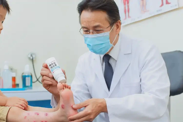 孩子腳上經(jīng)常長(zhǎng)濕疹能夠徹底治愈嗎(圖3)