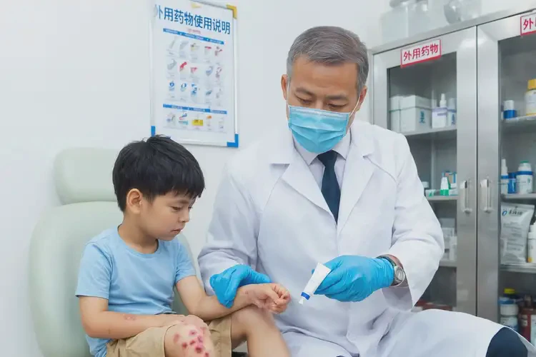 少兒全身偶爾長(zhǎng)濕疹不管它會(huì)自己自愈嗎(圖3)