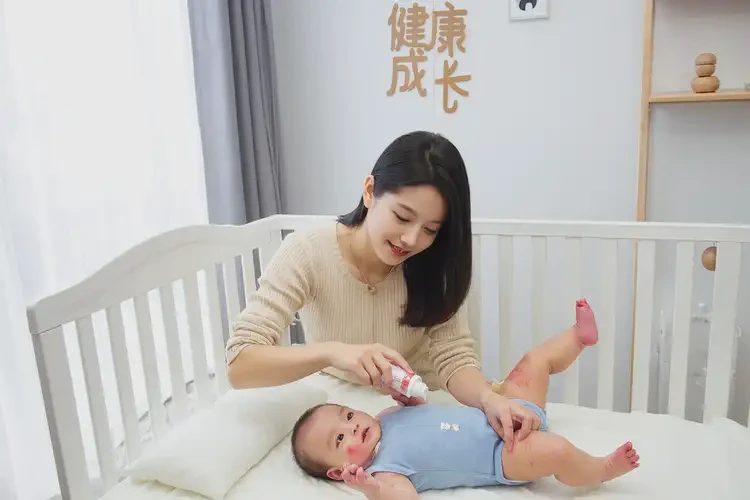 婴儿小腿上出现湿疹能够彻底治愈吗(图3)