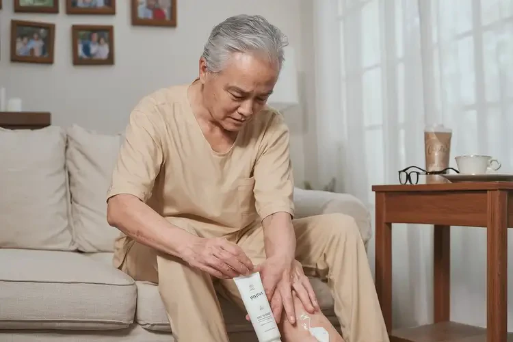 老人大腿起濕疹可以徹底自愈嗎(圖3)