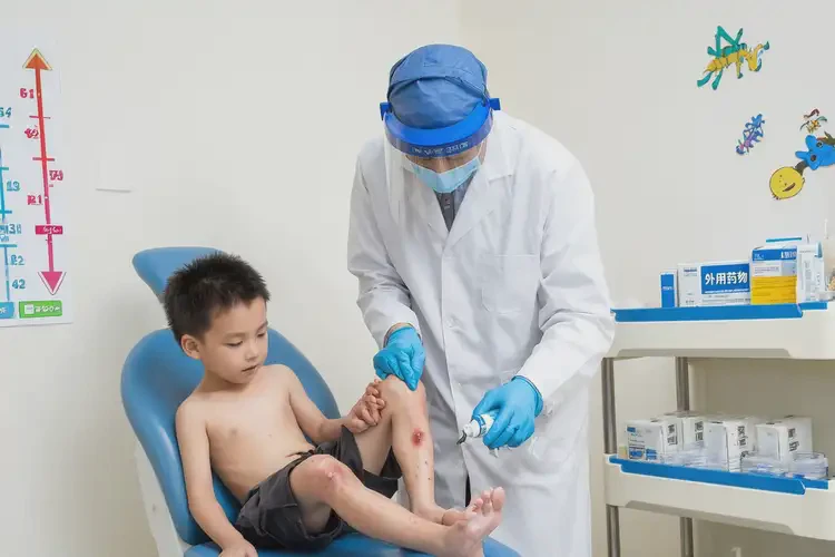 小兒小腿上出現(xiàn)濕疹能靠自己自愈嗎(圖3)