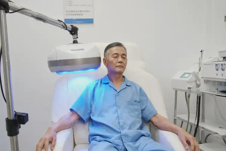 男人小腿上起濕疹不管它會自己自愈嗎(圖1)