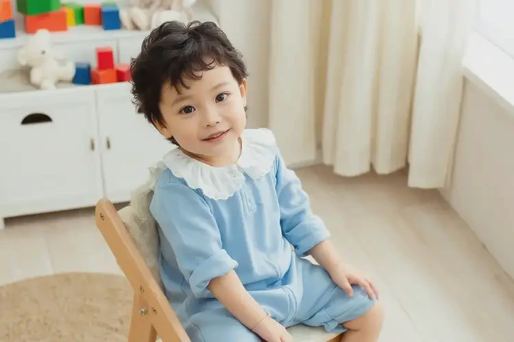 孩子小腿上經(jīng)常長濕疹不管它會自己好嗎(圖1)