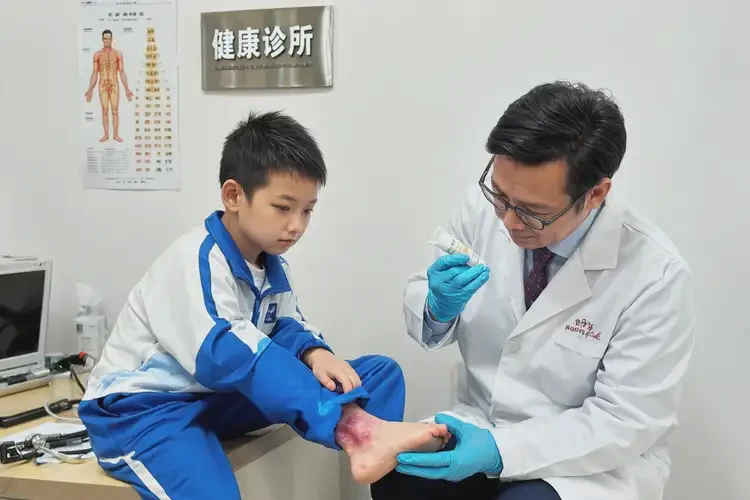 小學生腳上出濕疹能夠徹底治愈嗎(圖3)