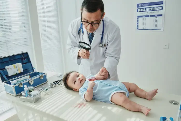 寶寶屁股上經(jīng)常起濕疹不管它會自己好嗎(圖1)