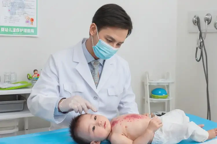 婴幼儿脖子上起湿疹能彻底自愈吗(图2)