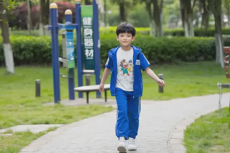 小學(xué)生大腿上起濕疹能靠自己自愈嗎(圖1)