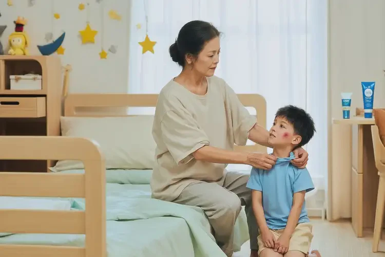 小兒脖子出濕疹不管它會(huì)自己好嗎(圖2)