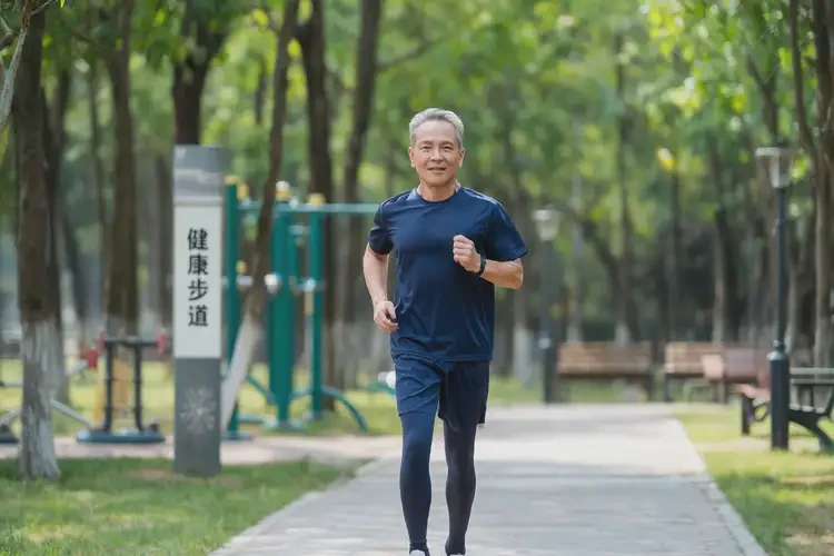 中老年人早餐血糖12(图1)